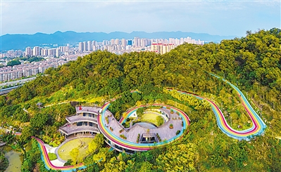 <p>　　福州市福山郊野公園，按照保護原生態(tài)自然植被、展現(xiàn)山林鄉(xiāng)野風貌的主旨規(guī)劃建設，成為一道亮麗風景。</p>